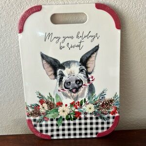 Farberware 10x14” Nonslip poly cutting board with Holiday pig